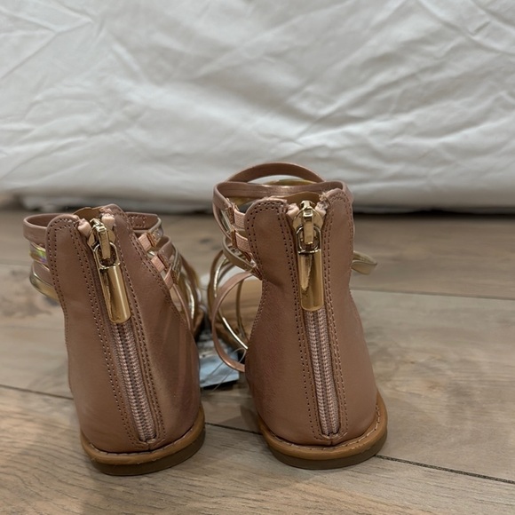 Strappy Sandals with zipper - Picture 4 of 6